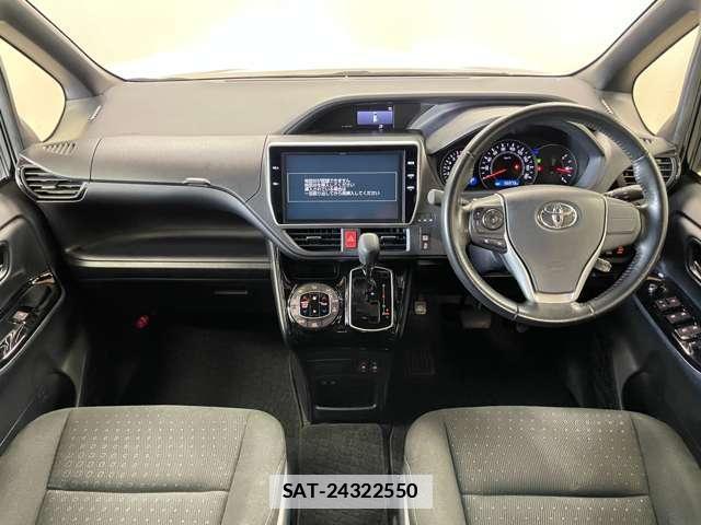 Toyota VOXY 2018-03 7818406-1