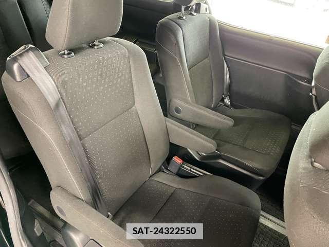 Toyota VOXY 2018-03 7818406-16
