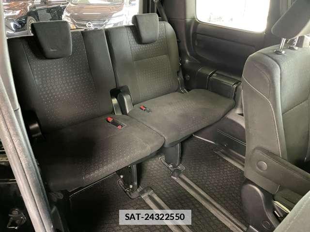Toyota VOXY 2018-03 7818406-17