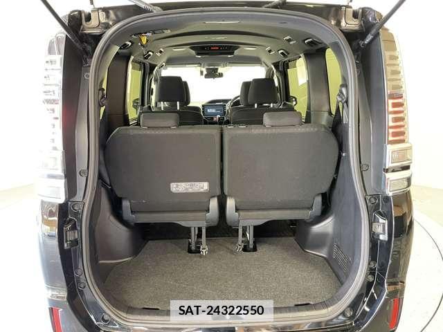 Toyota VOXY 2018-03 7818406-18
