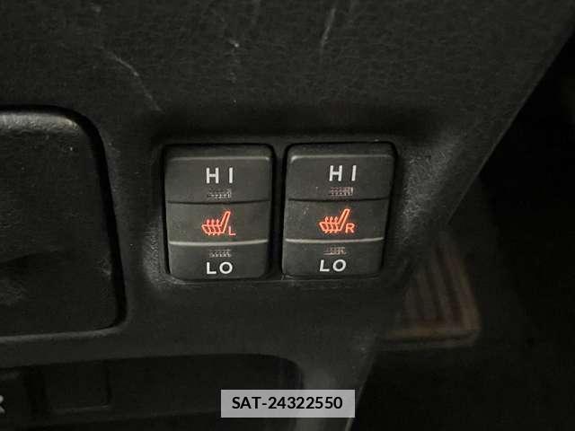 Toyota VOXY 2018-03 7818406-7