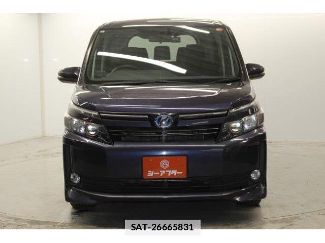 Toyota VOXY 2014-08 7818447-1