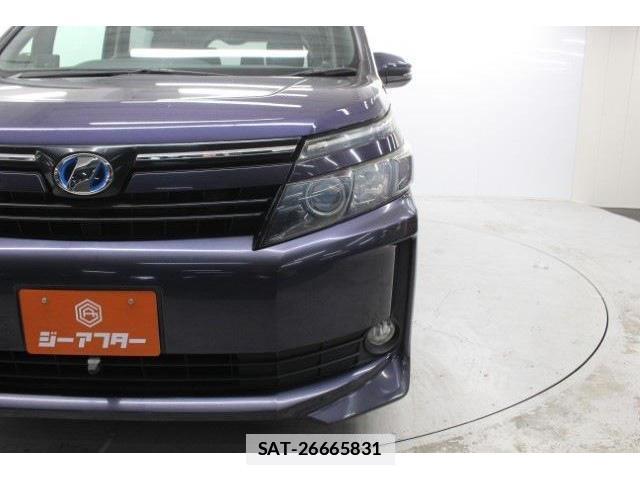 Toyota VOXY 2014-08 7818447-13