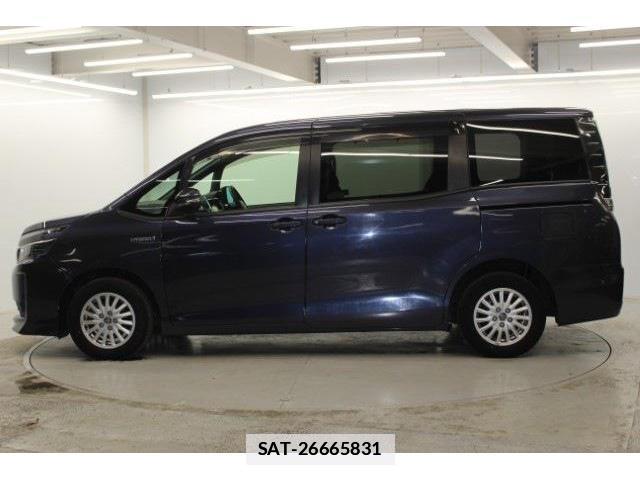 Toyota VOXY 2014-08 7818447-7