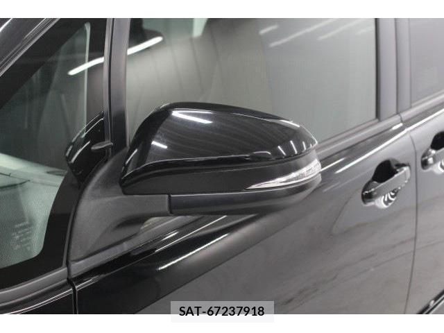 Toyota VOXY 2017-09 7818449-16