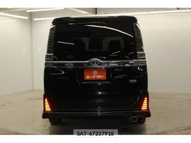 Toyota VOXY 2017-09 7818449-5