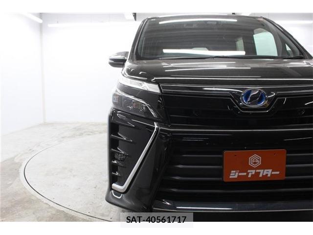 Toyota VOXY 2018-10 7818462-10