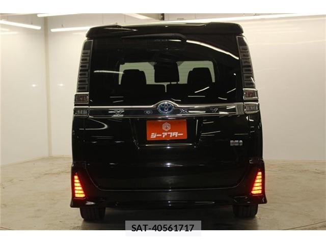 Toyota VOXY 2018-10 7818462-5