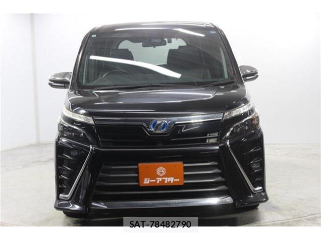 Toyota VOXY 2018-03 7818470-1