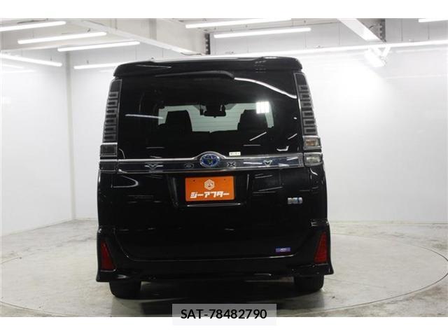 Toyota VOXY 2018-03 7818470-5