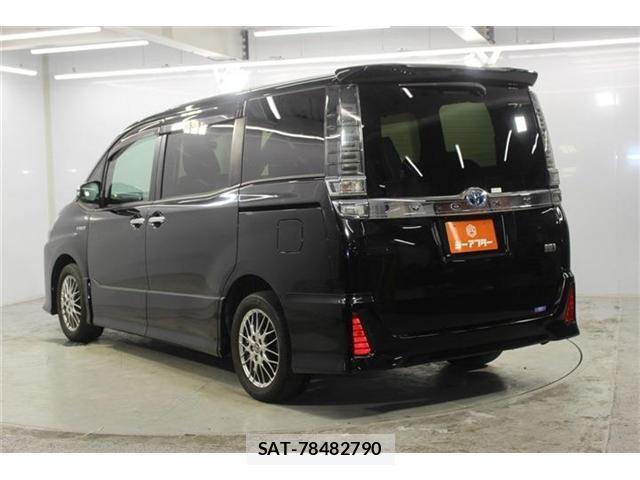 Toyota VOXY 2018-03 7818470-6