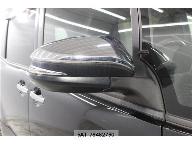 Toyota VOXY 2018-03 7818470-9