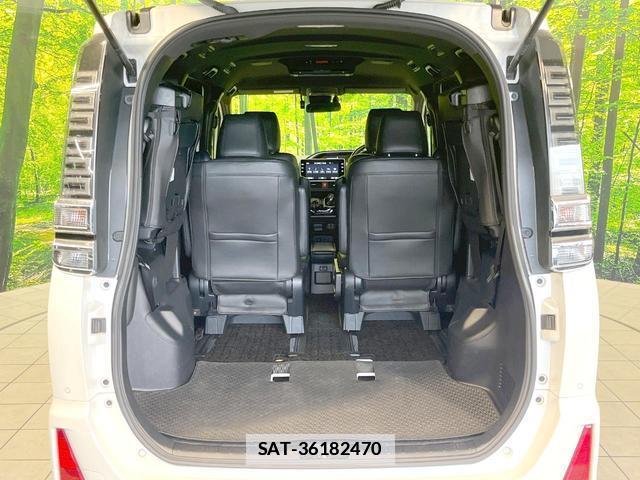 Toyota VOXY 2019-01 7818549-10