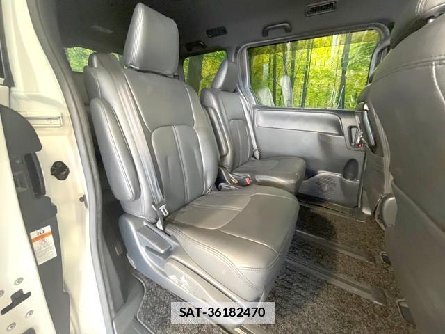 Toyota VOXY 2019-01 7818549-8
