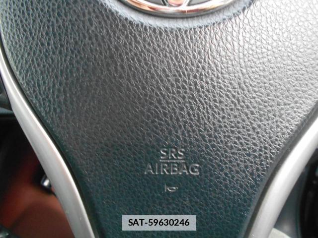 Toyota VOXY 2014-12 7818577-13