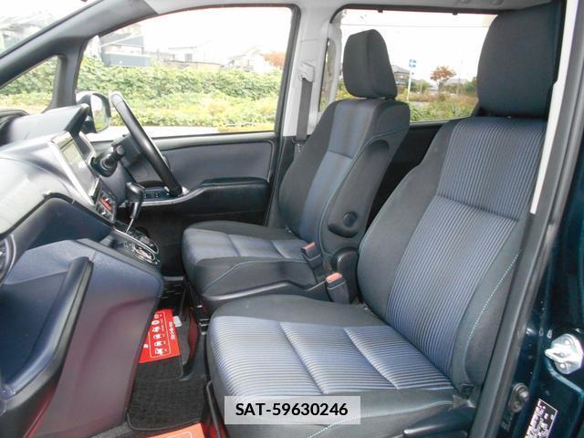 Toyota VOXY 2014-12 7818577-6