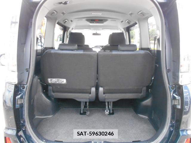 Toyota VOXY 2014-12 7818577-7