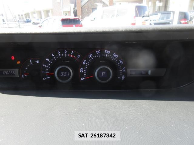 Toyota VOXY 2007-08 7818857-11