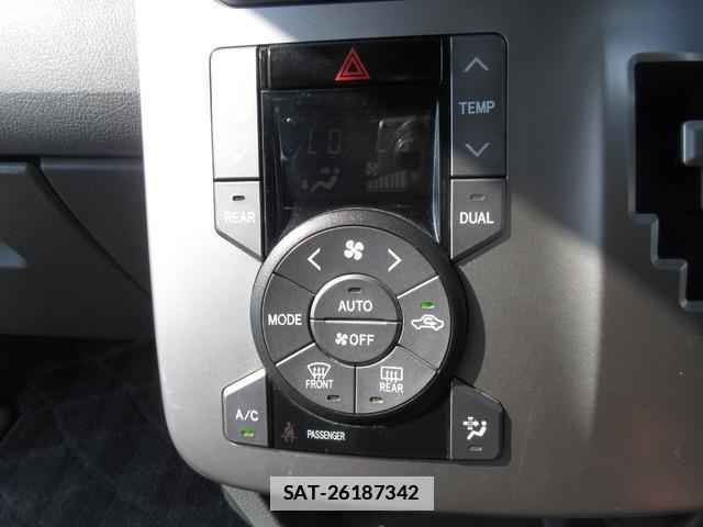 Toyota VOXY 2007-08 7818857-12