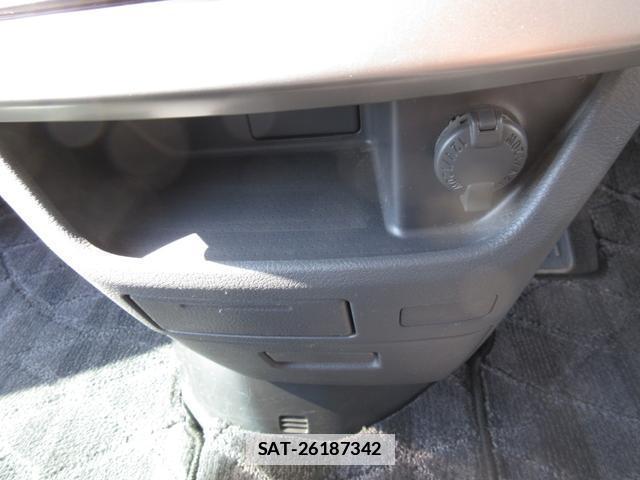 Toyota VOXY 2007-08 7818857-13
