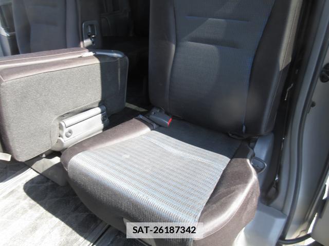Toyota VOXY 2007-08 7818857-18