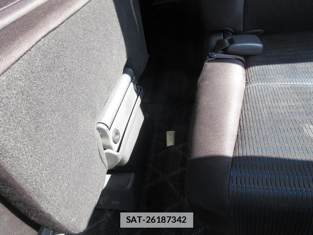 Toyota VOXY 2007-08 7818857-19