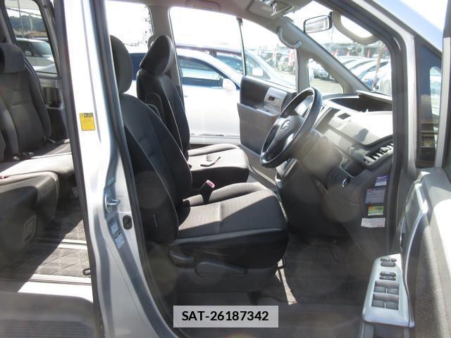 Toyota VOXY 2007-08 7818857-6