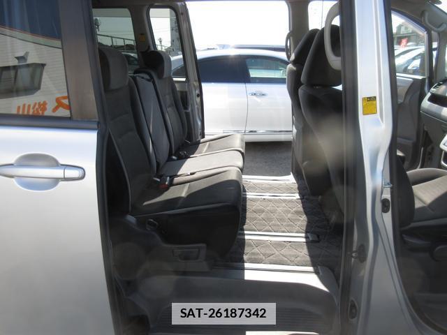 Toyota VOXY 2007-08 7818857-7