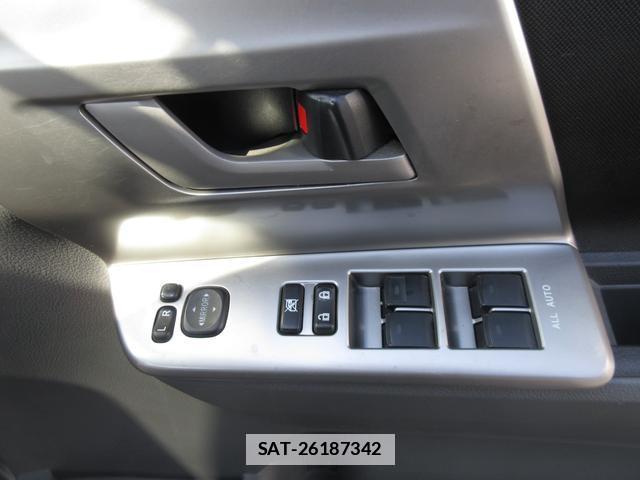 Toyota VOXY 2007-08 7818857-8