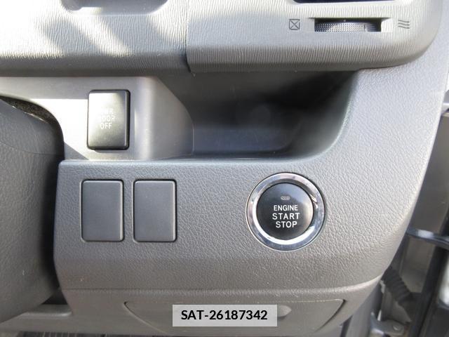Toyota VOXY 2007-08 7818857-9