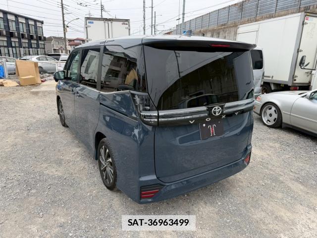 Toyota VOXY 2022-01 7818884-3