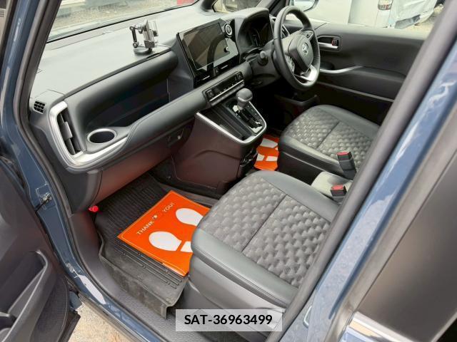 Toyota VOXY 2022-01 7818884-6