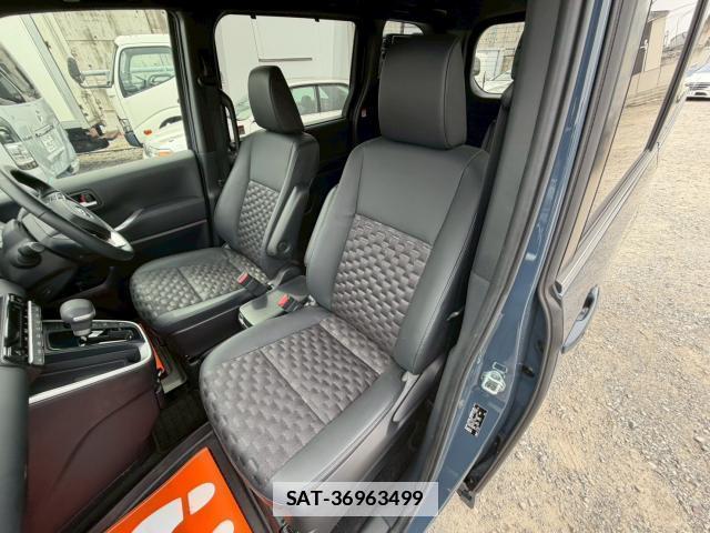 Toyota VOXY 2022-01 7818884-7