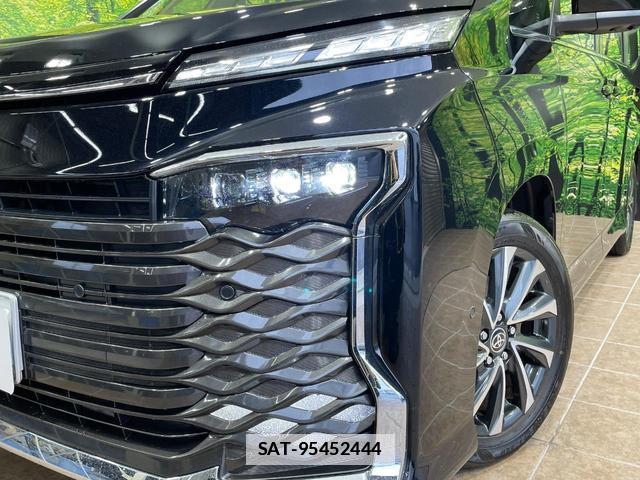 Toyota VOXY 2024-05 7819353-12