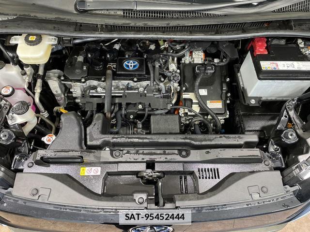 Toyota VOXY 2024-05 7819353-17