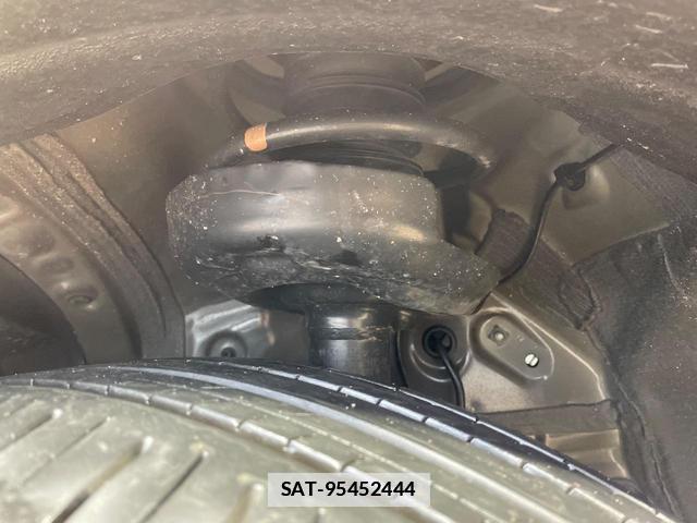 Toyota VOXY 2024-05 7819353-19
