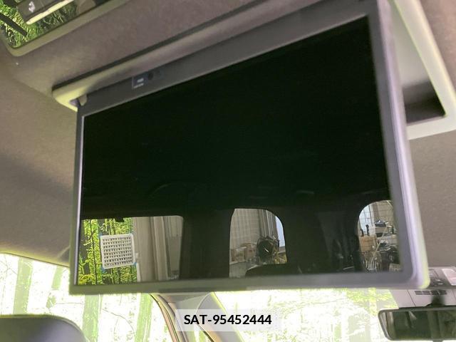Toyota VOXY 2024-05 7819353-2