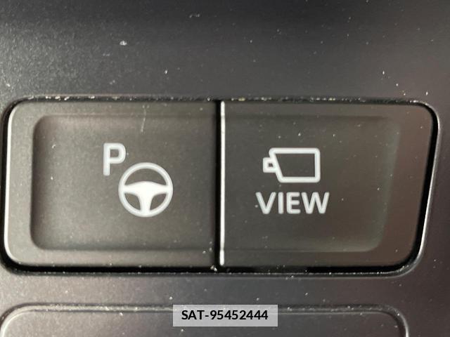 Toyota VOXY 2024-05 7819353-5