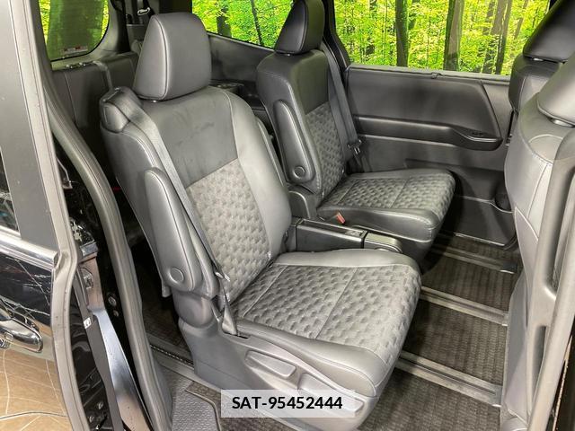 Toyota VOXY 2024-05 7819353-8