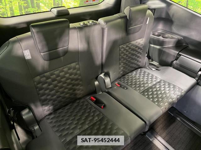 Toyota VOXY 2024-05 7819353-9