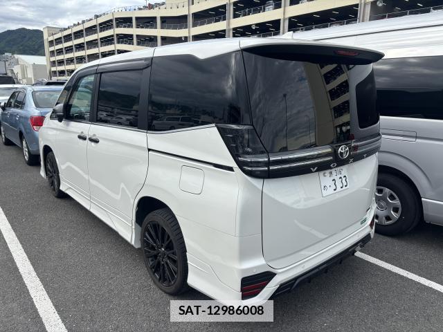 Toyota VOXY 2024-03 7819396-1
