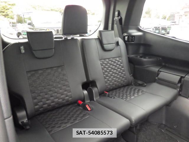 Toyota VOXY 2026-02 7819557-10
