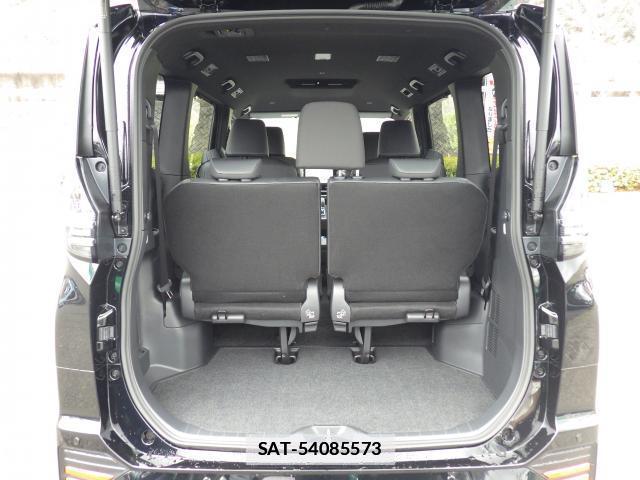 Toyota VOXY 2026-02 7819557-11
