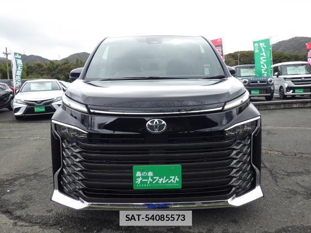 Toyota VOXY 2026-02 7819557-2