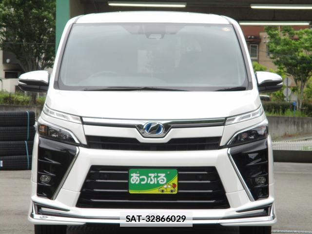 Toyota VOXY 2020-12 7819621-1