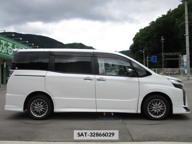 Toyota VOXY 2020-12 7819621-3