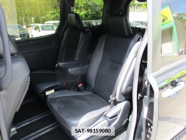 Toyota VOXY 2020-12 7819623-18