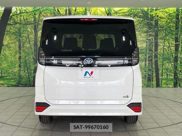 Toyota VOXY 2025-10 7819841-15