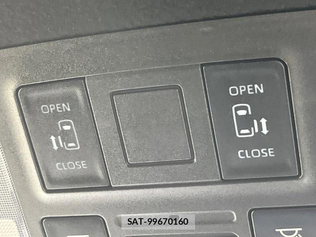 Toyota VOXY 2025-10 7819841-4