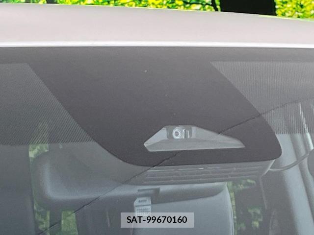 Toyota VOXY 2025-10 7819841-6